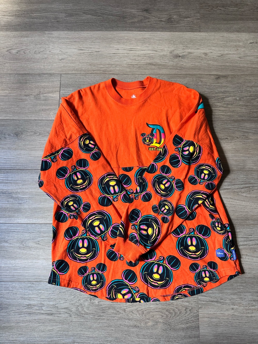 Disneyland Spirit Jersey Orange Pumpkin Size Large 2023 Halloween Collection EUC